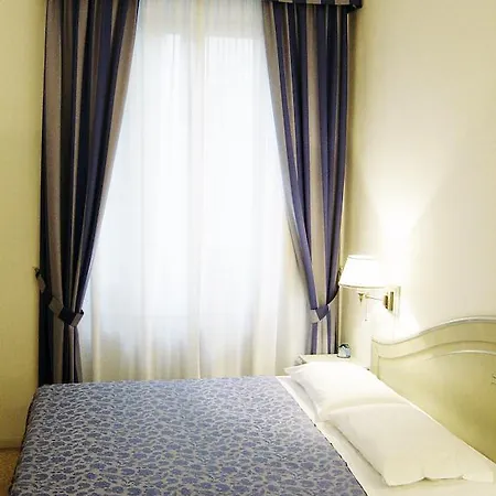 לינה וארוחת בוקר Casa Gori 4*